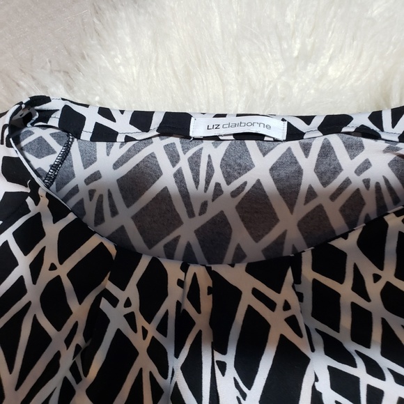 Liz Claiborne Top black and white stretchy - Picture 4 of 7